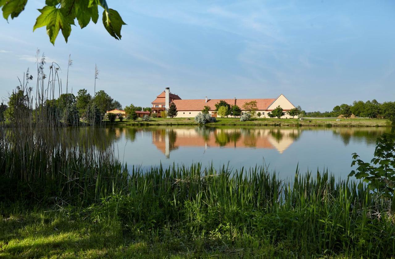 Residence Safari Resort - Chateau Borovany  Esterno foto